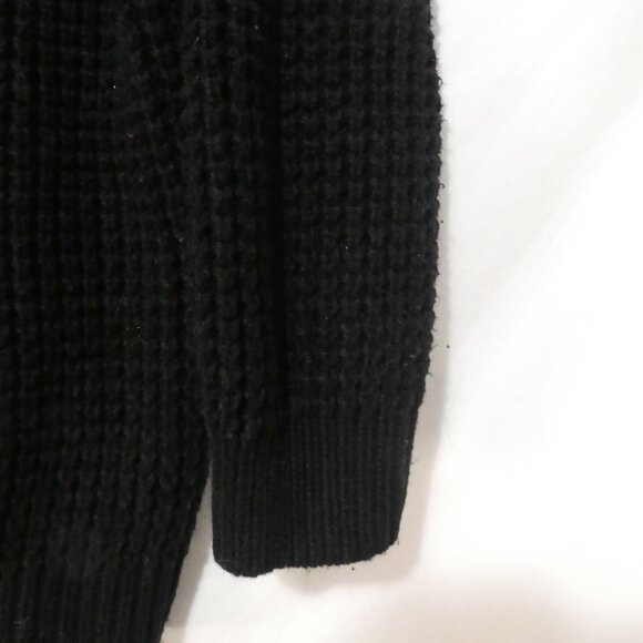 FOREVER 21 | small | Black Textured Waffle Knit Crewneck Sweater | GUC - Picture 16 of 16